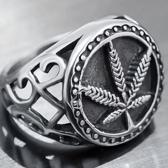 Men's Stainless Steel & Natural Zirconia Rhinestones Weed Leaf Insignia Ring (9) - Picture 1 of 14